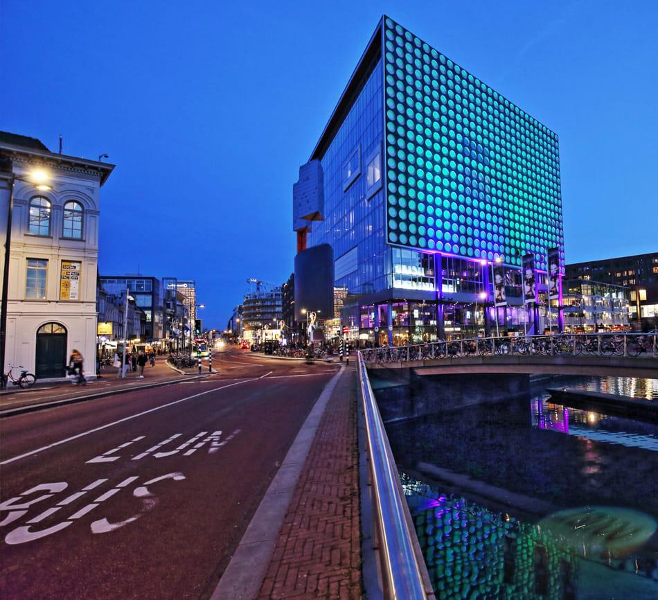 Foto van Tivoli in Utrecht in het donker